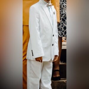 Calvin Klein - Boy’s Suit - Size 8 - White